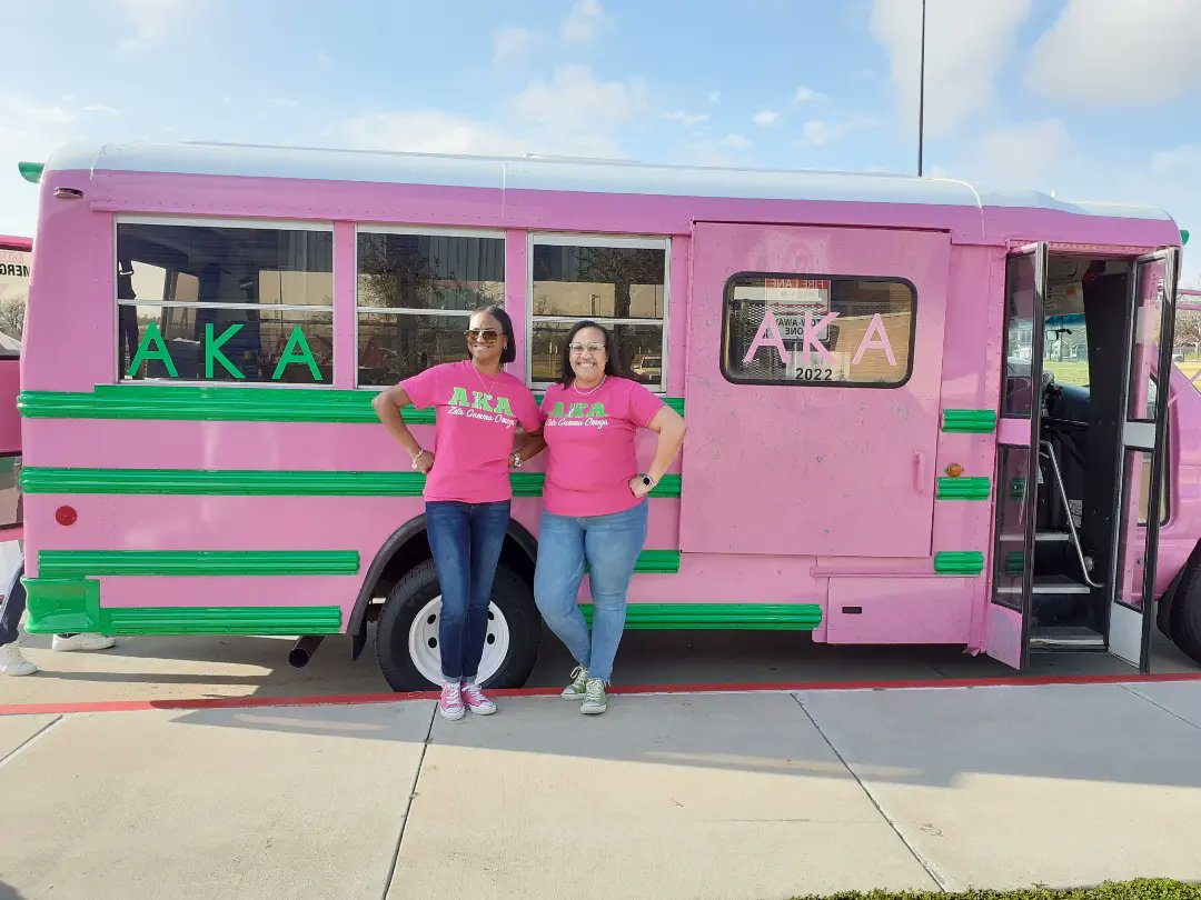 SNikkiVaughan's tweet image. 💗💚 #AKAEducators #ReignitingTheFlame
#90SCRC #WeAreSouthCentral
How ironic that we serviced my Grandaddy's alma mater - Booker T. Washington HS. #Classof1952