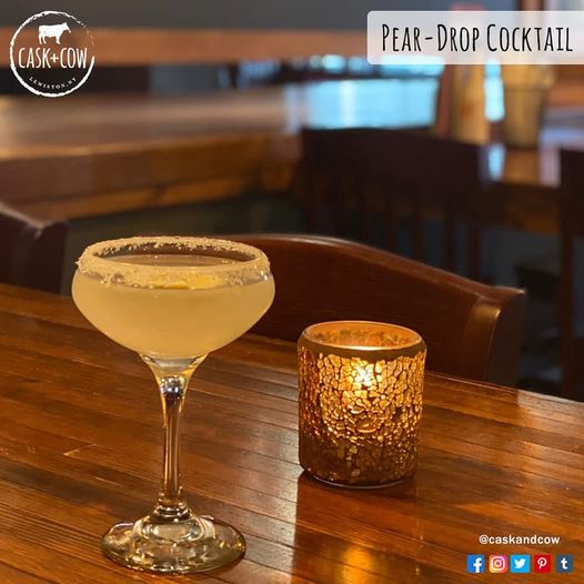 Come by to try one of our featured March Special's, the 'Pear-Drop Cocktail'! 🍐🍸

Absolut Pear Vodka | Triple Sec | Fresh Lemon Juice | Simple Syrup | Sugar Rim | Lemon 

Cheers to St. Patty's day!

Book your happy hour at caskandcow.com

#cocktail #cocktails