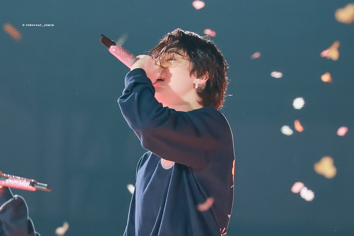 ethereal__jimin's tweet photo. 220313 PTD 
#JIMIN #BTS #방탄소년단 #지민 #PTD_ON_STAGE_SEOUL https://t.co/illIKeoj5k