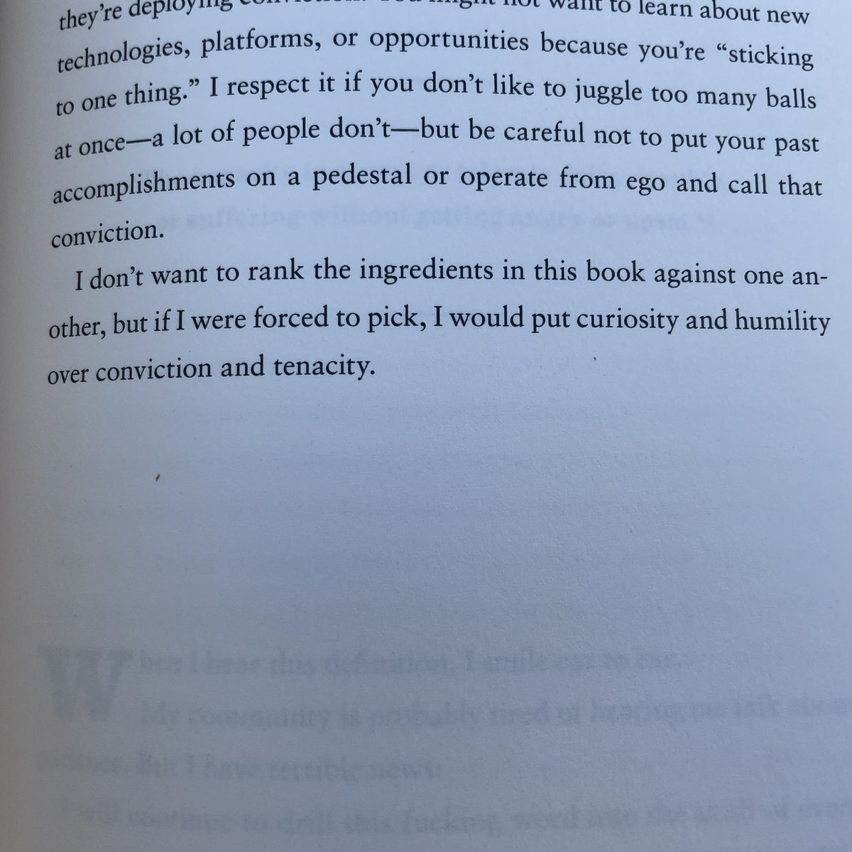 AlphaDamian_'s tweet photo. Some alpha snuck into @12andahalfbook #curiouscrane #humblehummingbird @veefriends https://t.co/J0w1bGLDK5