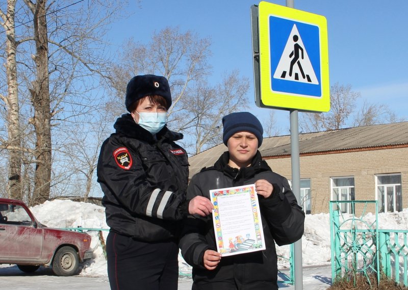 mvd54's tweet photo. В Новосибирской области сотрудники ГИБДД и ЮИДовцы проводят декадник «Внимание, каникулы!» https://54.мвд.рф/news/item/29073523/ https://t.co/k2aBrVIDw2