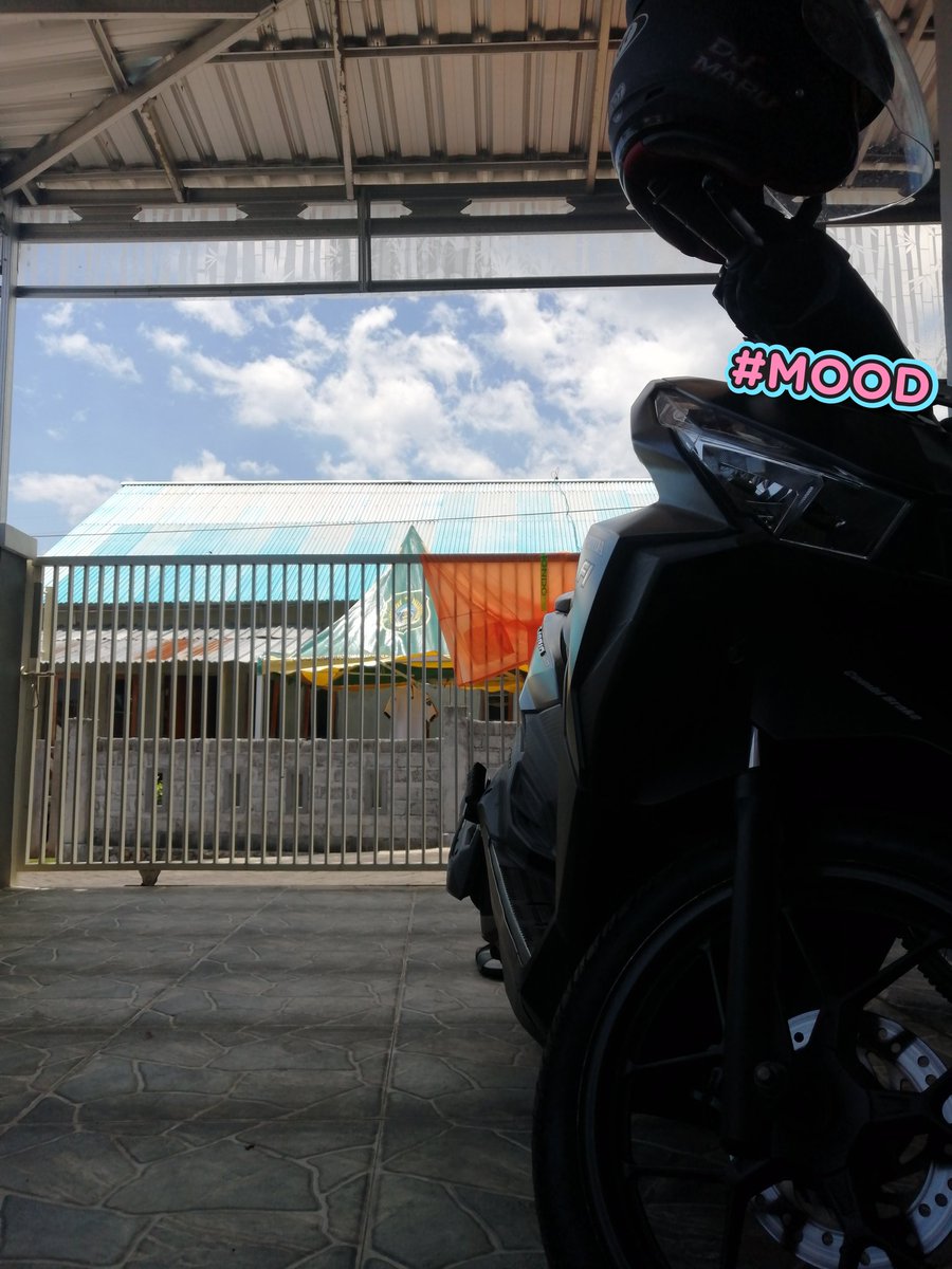 Mengamati motor yang telah dicuci setelah dibiarkan kotor berbulan-bulan.

🙂