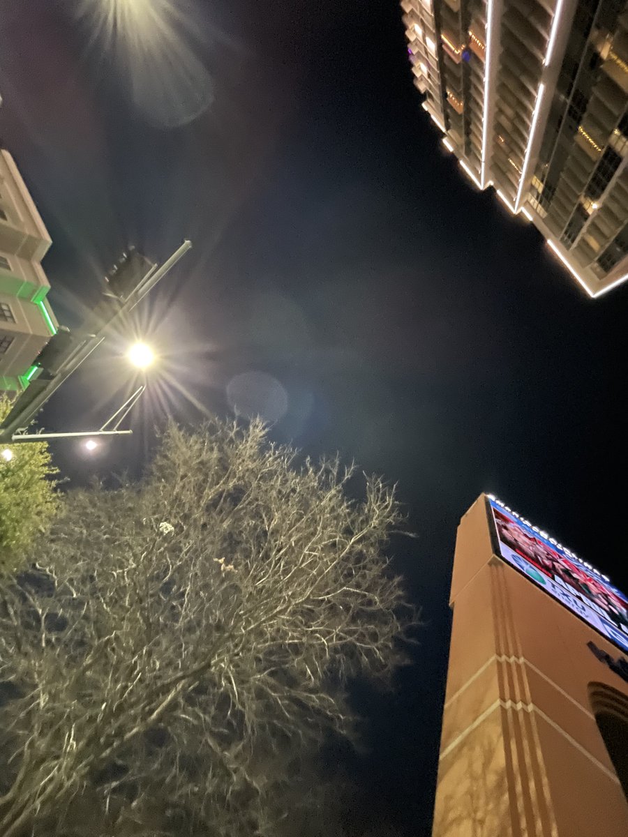 cammhack's tweet photo. love this damn town😎#dallas #aesthetic #beautiful #thisisdallas https://t.co/XoBRxc2Cb6