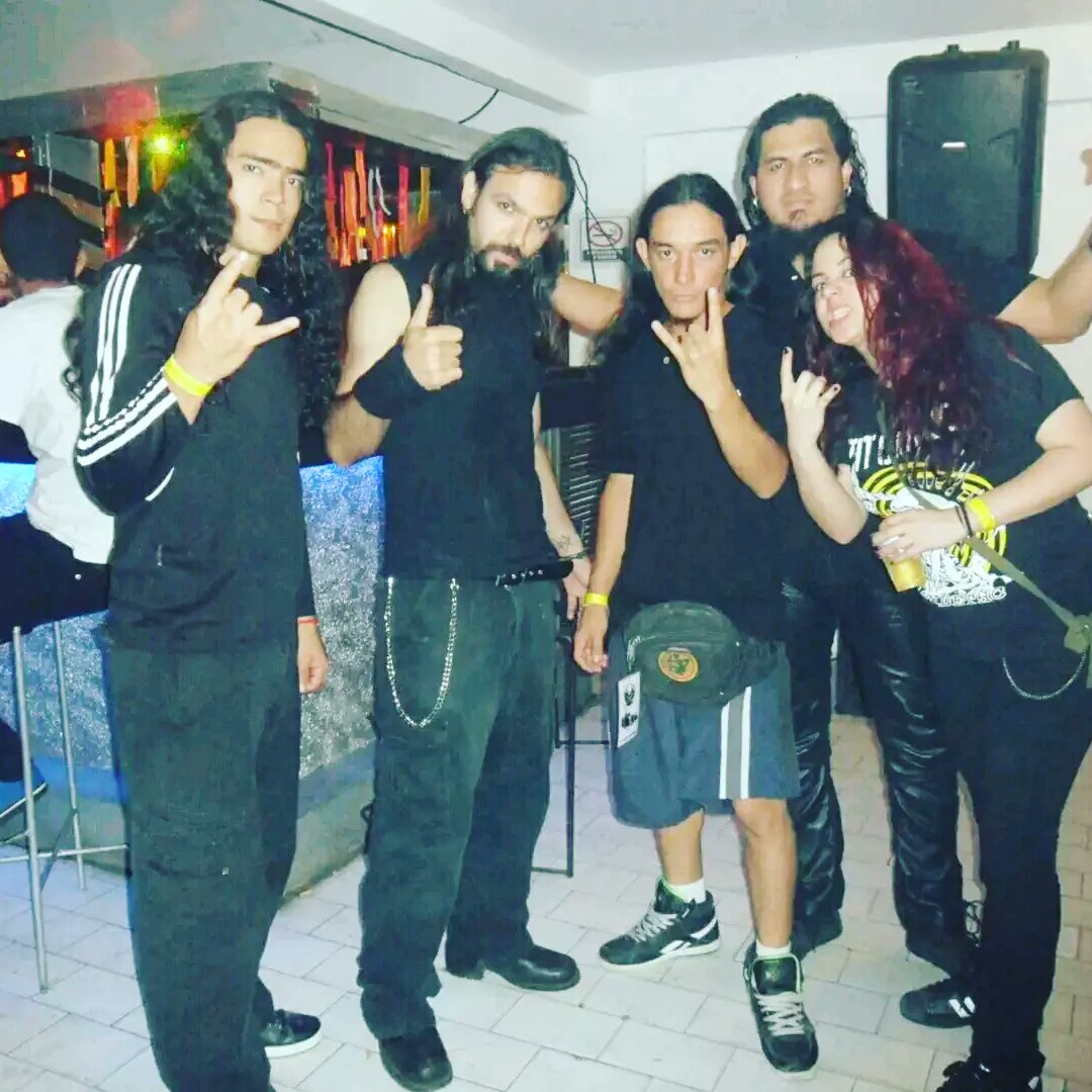 Marzo 2012.
Hace 10 años ya.

Grandes hermanos. 
Trabuco Oriental. . .

<a href="/Dissonath/">Dissonath</a>  
<a href="/noctisimperium/">Noctis Imperium</a>  
<a href="/IMMBAND/">Immunity Machine</a>
