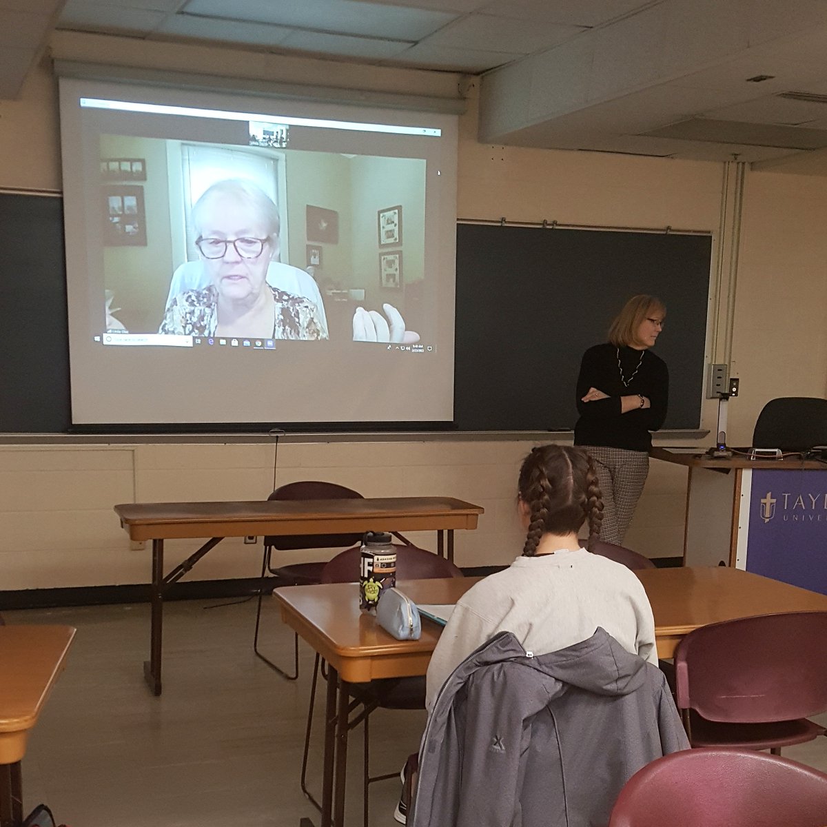 TUcommdept's tweet photo. Linda Glaz, Literary Agent at Hartline Literary Agency, Zooms with the Writer's Craft class to talk about deep point of view and answer questions about her job. 

#tayloru #professionalwriting #tayloruniversity #hartlineliteraryagency https://t.co/l5IOLPjoH7