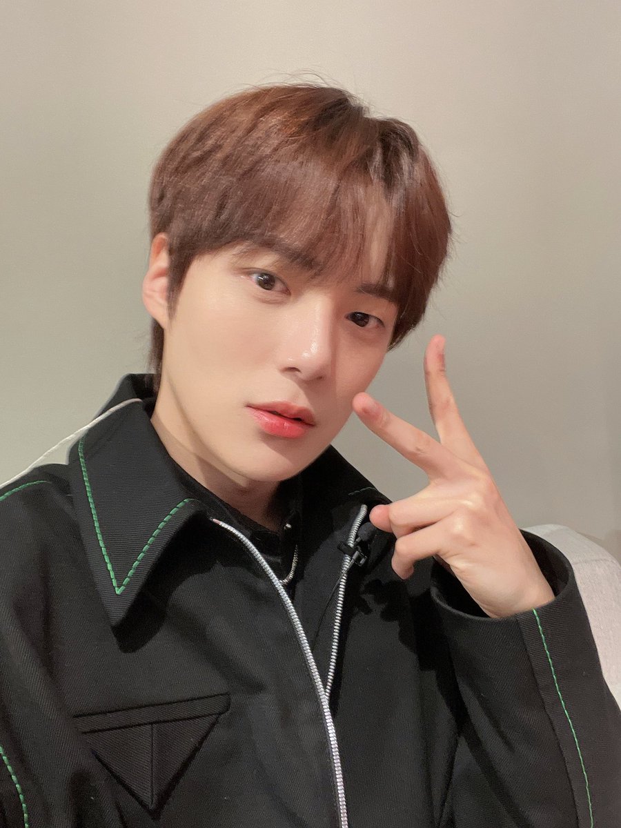 mbbl2ol's tweet photo. 안사랑하는법뭔데진짜.!!!ㅠㅠ https://t.co/czsdabfHXv