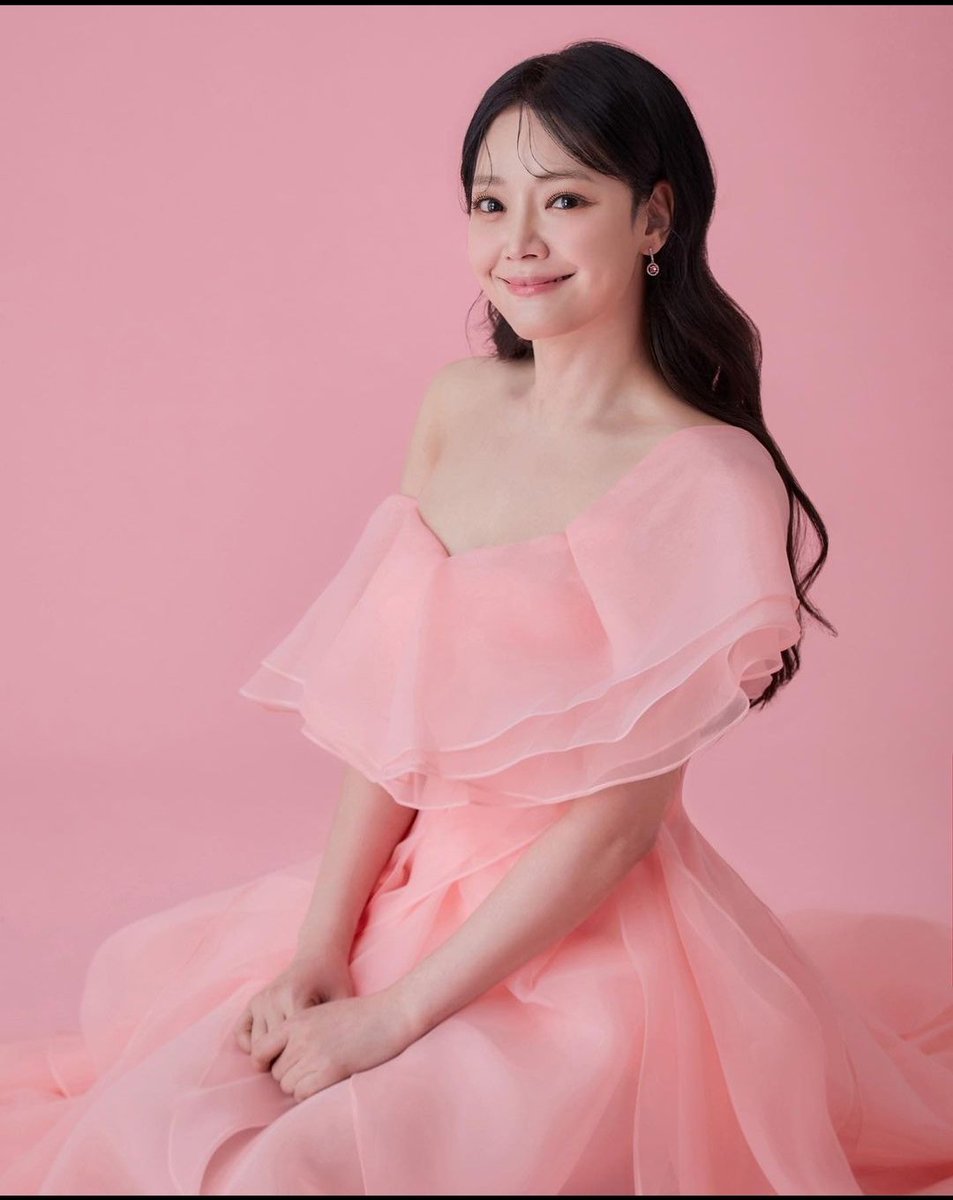 Đây chính là sao nữ diễn dở nhất hiện nay: Từ visual đến thần thái đều chả liên quan nhân vật, U50 mà thua xa đàn em - Ảnh 7. Đây chính là sao nữ diễn dở nhất hiện nay: Từ visual đến thần thái đều chả liên quan nhân vật, U50 mà thua xa đàn em - Ảnh 7.