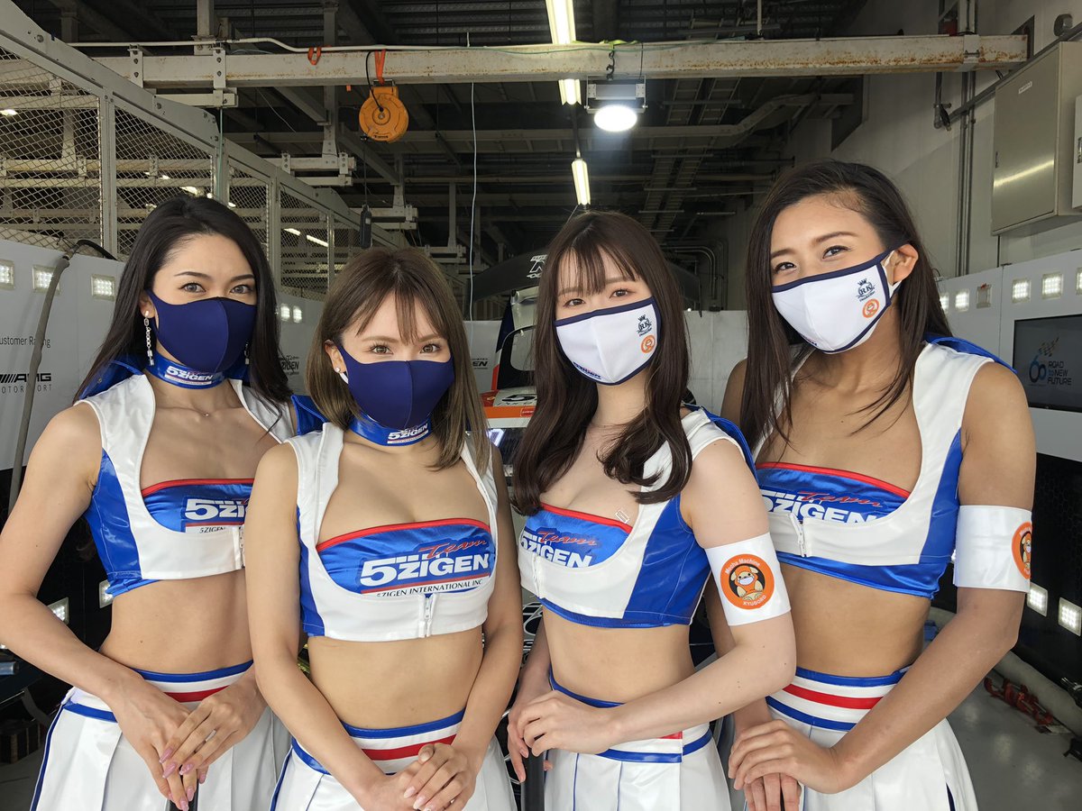 チーム5ZIGENレースクイーンもサーキットに到着しました！ さぁ 