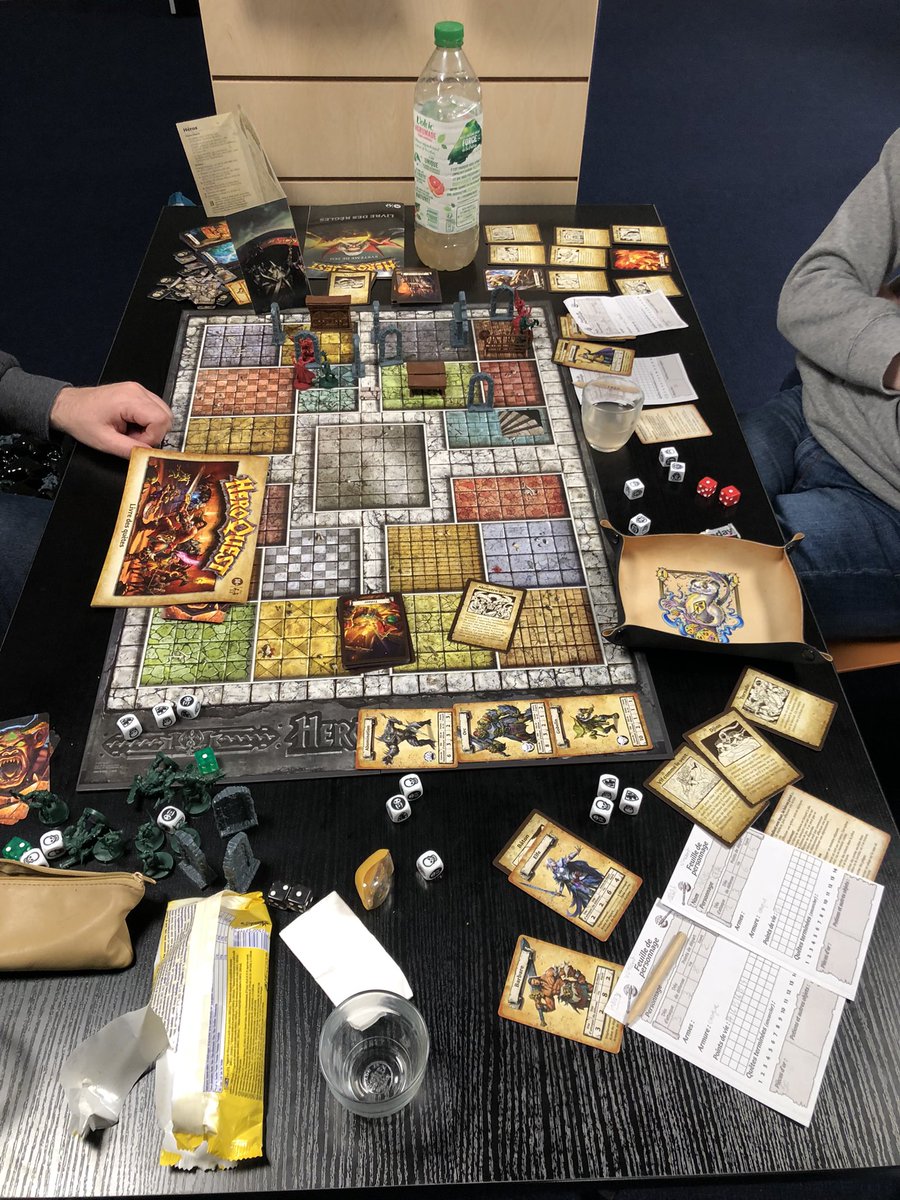 MalcovitchV's tweet photo. Ce soir, c’était deux parties de #JDR et une partie de #HeroQuest avec 2 scénarios de finis.
Content de reprendre une vie quasi normale en association. https://t.co/nMZQo3iAWN