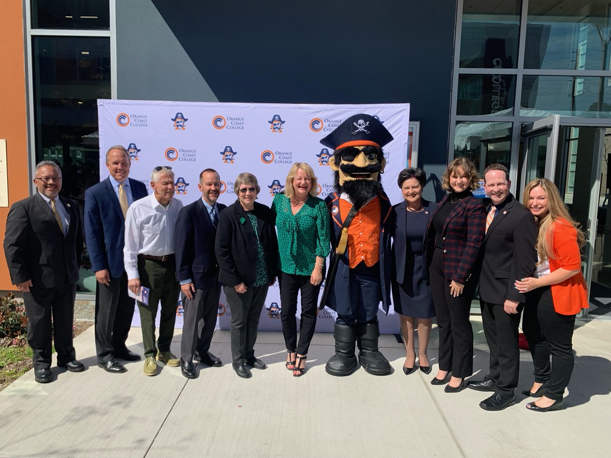 SupervisorFoley's tweet photo. Check out our weekly newsletter and learn about our work in the County and your community! Read more: https://t.co/6tg6nQ1o6N
#OrangeCounty #OC #TheOC #BoardOfSupervisors #SupervisorKatrinaFoley @mayor_sarmiento @AsmCottie @latimes @TheDailyPilot #newsletter https://t.co/50914iGcA6