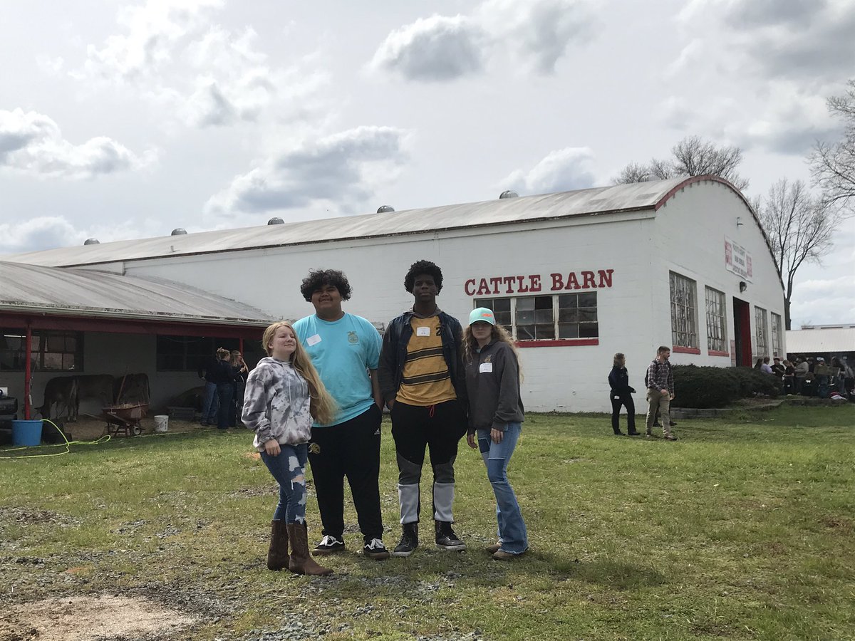 khscdFFA's tweet photo. Congratulations to our Dairy Evaluation Team for placing 3rd in the federation! @KnightdaleHS https://t.co/EwaYhqhd6n
