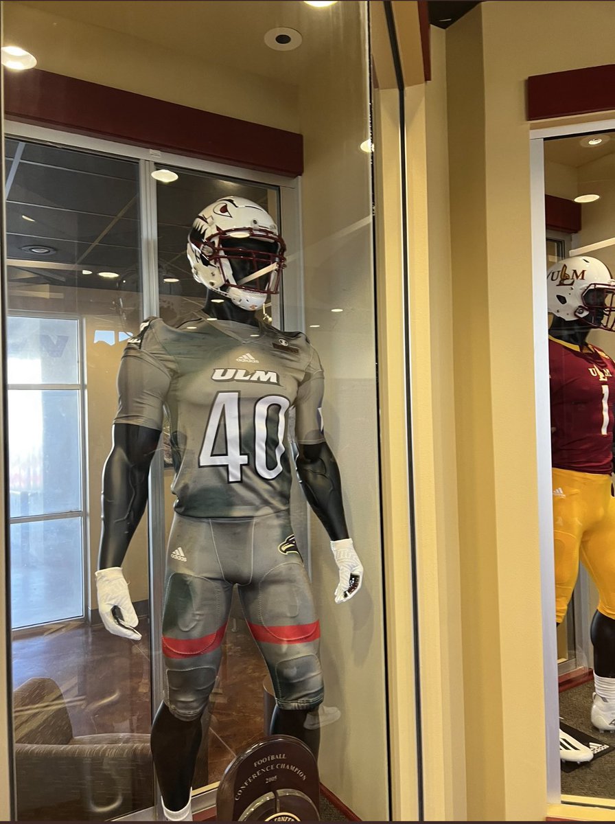 MLidisky's tweet photo. I had a great time visiting @ULM_FB and watching their team practice. HAWK YEAH!!!  @ULMFB_Recruit @CoachWestULM @FosterFootball @CoachBirdSays @Cover4Katy @ULMWarhawks https://t.co/Eoz2FjpKEn