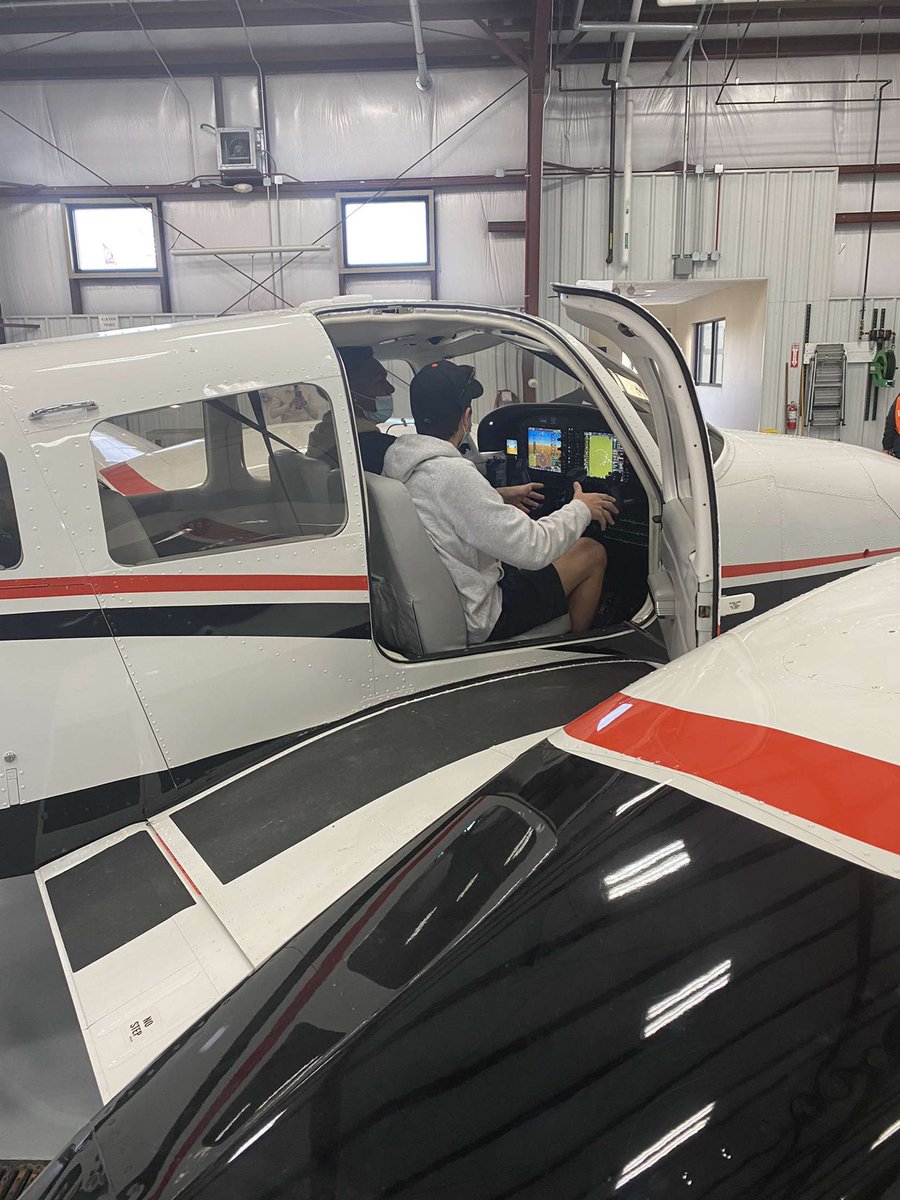 BrandonGibson0's tweet photo. To all of the coaches that recruited me…thank you. After careful consideration with my family and I, I believe it is best to step away from football. After 2 knee surgeries and 5 concussions, I decided to plan for 40 years instead of 4. I will be headed to BGSU for aviation https://t.co/ZeAqg1UGCa