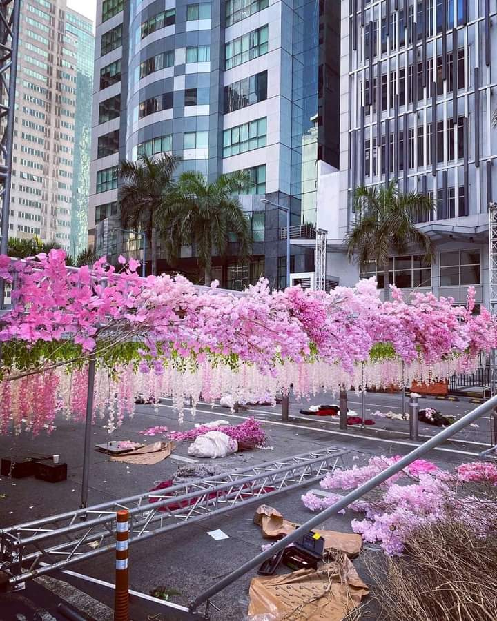 dumidyeypee's tweet photo. Preparations for #PasigLabanParaSaTRoPa #PasigIsPink [Qyier JM] https://t.co/GcigPVC5wU