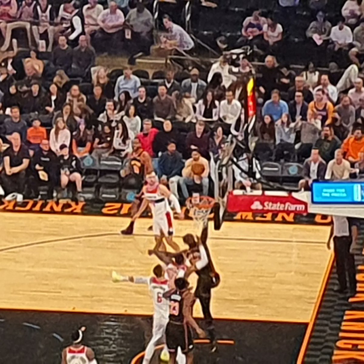 slaughter_paul's tweet photo. #NewYorkKnicks tonight in #MaddisonSquare https://t.co/kgjXbjlp1u