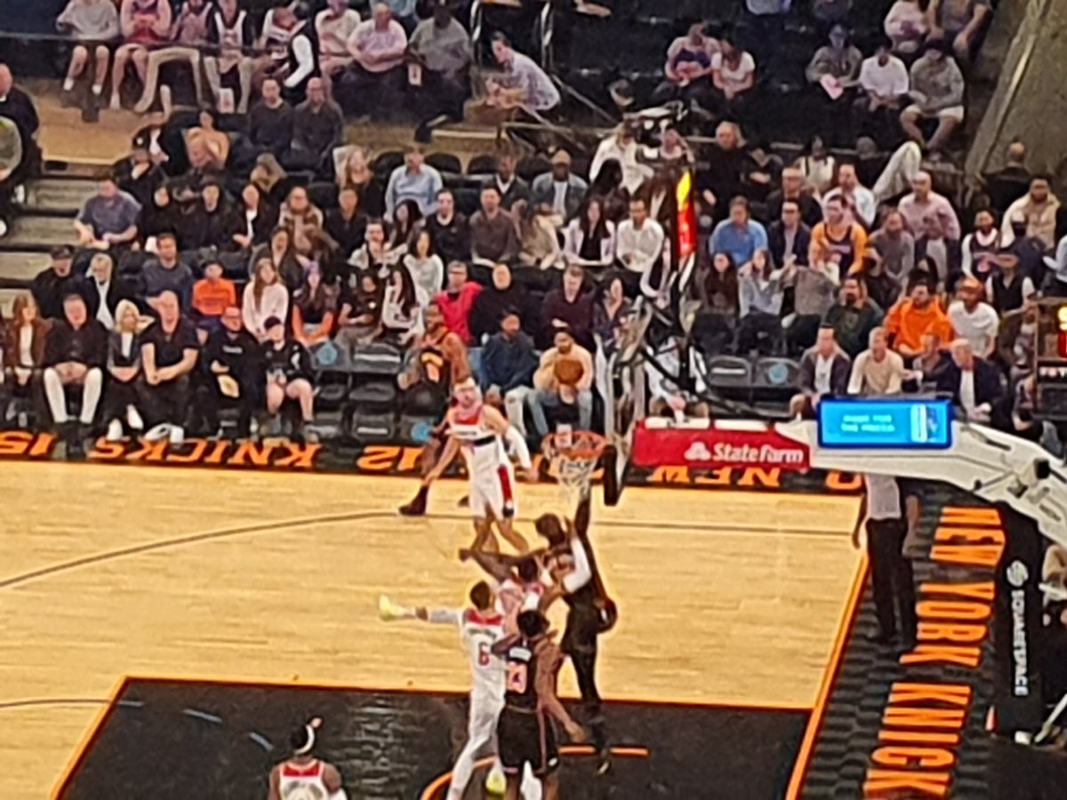 slaughter_paul's tweet photo. #NewYorkKnicks tonight in #MaddisonSquare https://t.co/kgjXbjlp1u