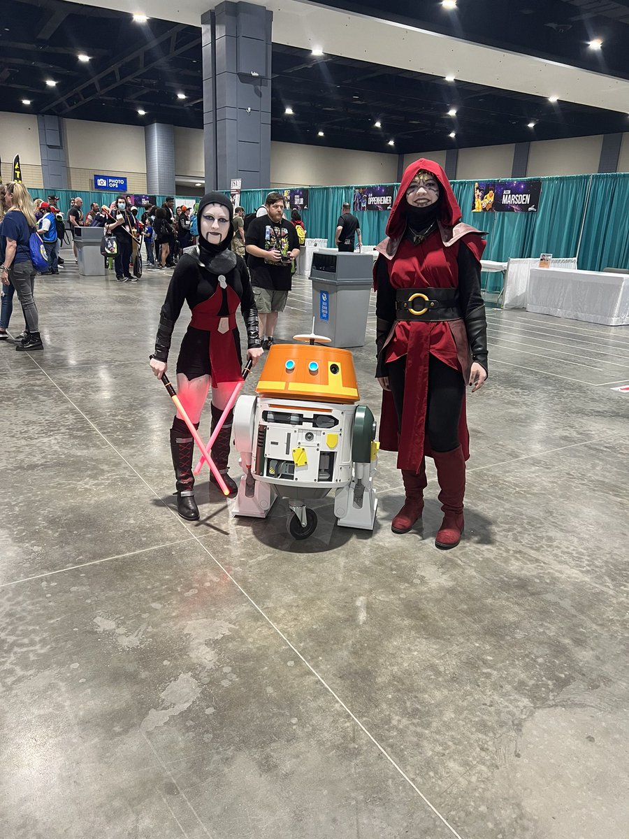 HRChopper's tweet photo. Night one of  GalaxyCon Richmond Chop found some a few Night Sisters along the way. #hrchopper  #galaxyconrichmond https://t.co/BVyIYVRKB5