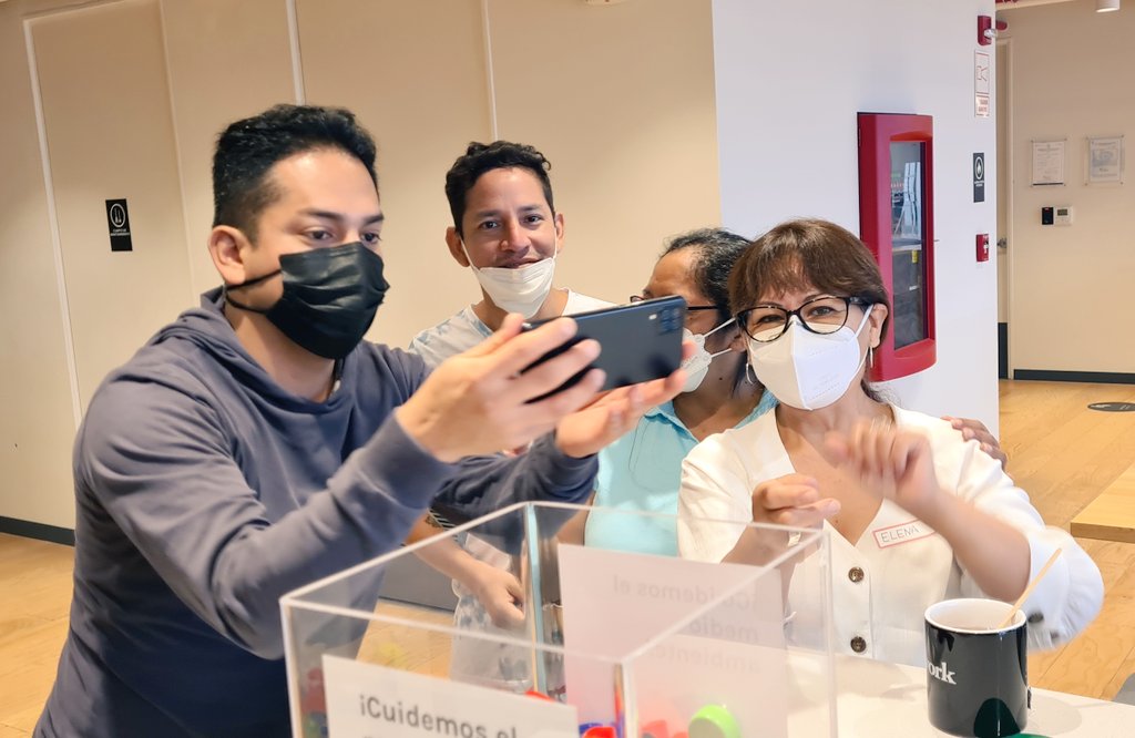 consumer_truth's tweet image. Nos tomamos un cafecito antes de empezar. Además venían de Cusco nuestra querida @katcusquito y de Chiclayo @chernandezvilca. Emocionados de recibirlos!. En #ConsumerTruth les llamamos "los extranjeros" 😛 Bienvenidos equipo insighter! #InsightLAB 💡