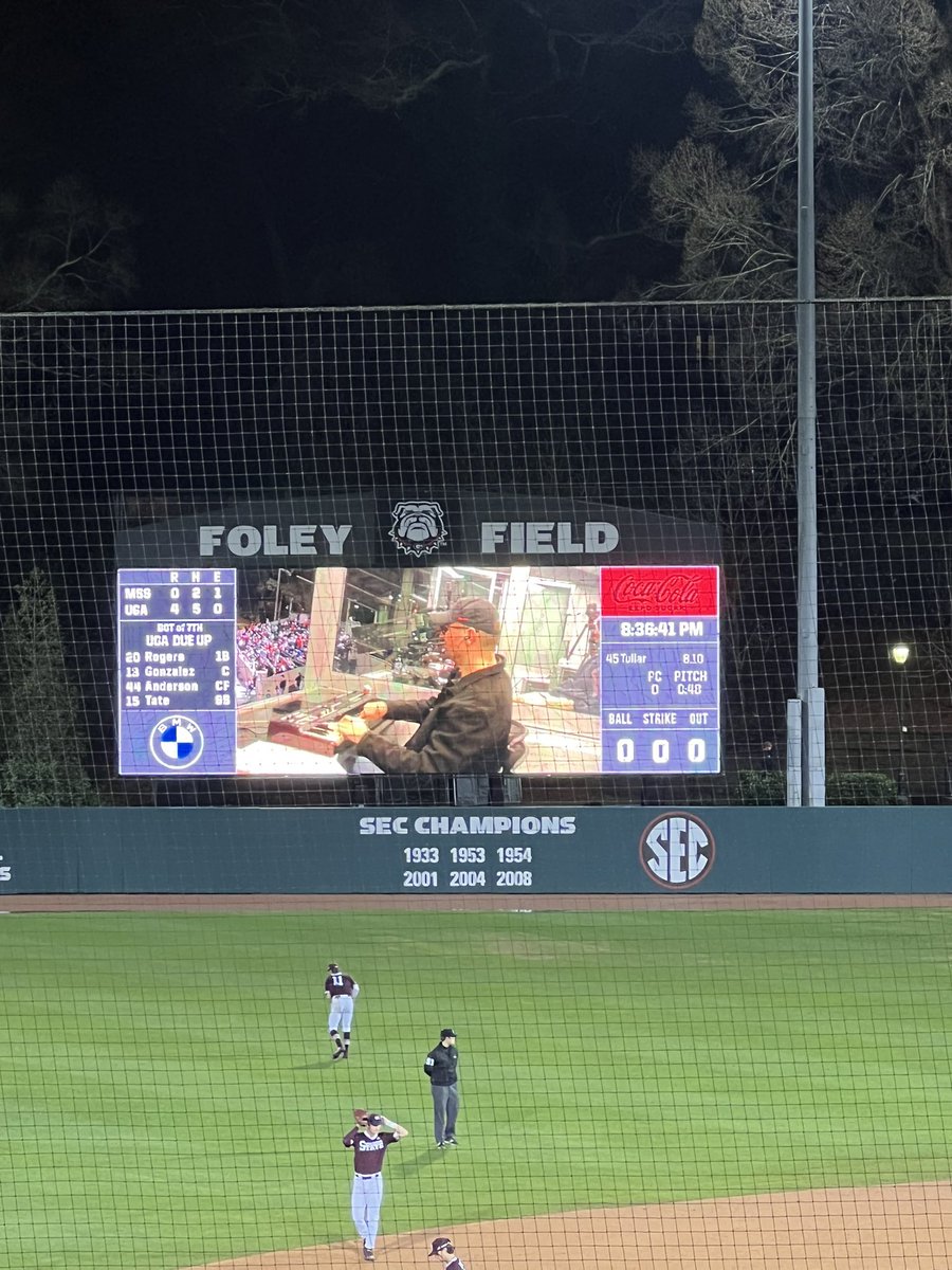 street_hunter3's tweet photo. As always, a great rendition of Take Me Out To The Ballgame by @bravesorganist!! #GoDawgs #FillFoley https://t.co/6fTZalQssZ