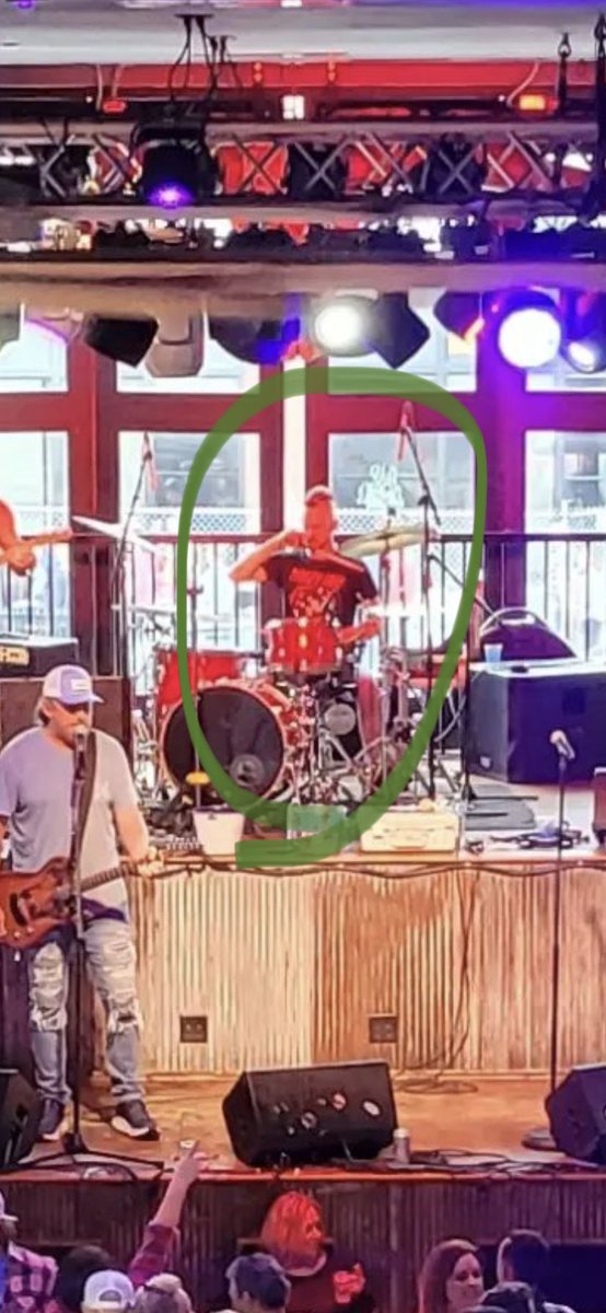 RintoulTyler's tweet photo. @jasonfr66 Is that Zwarych sniffing his finger on the drums. https://t.co/jzjNjo0VnT
