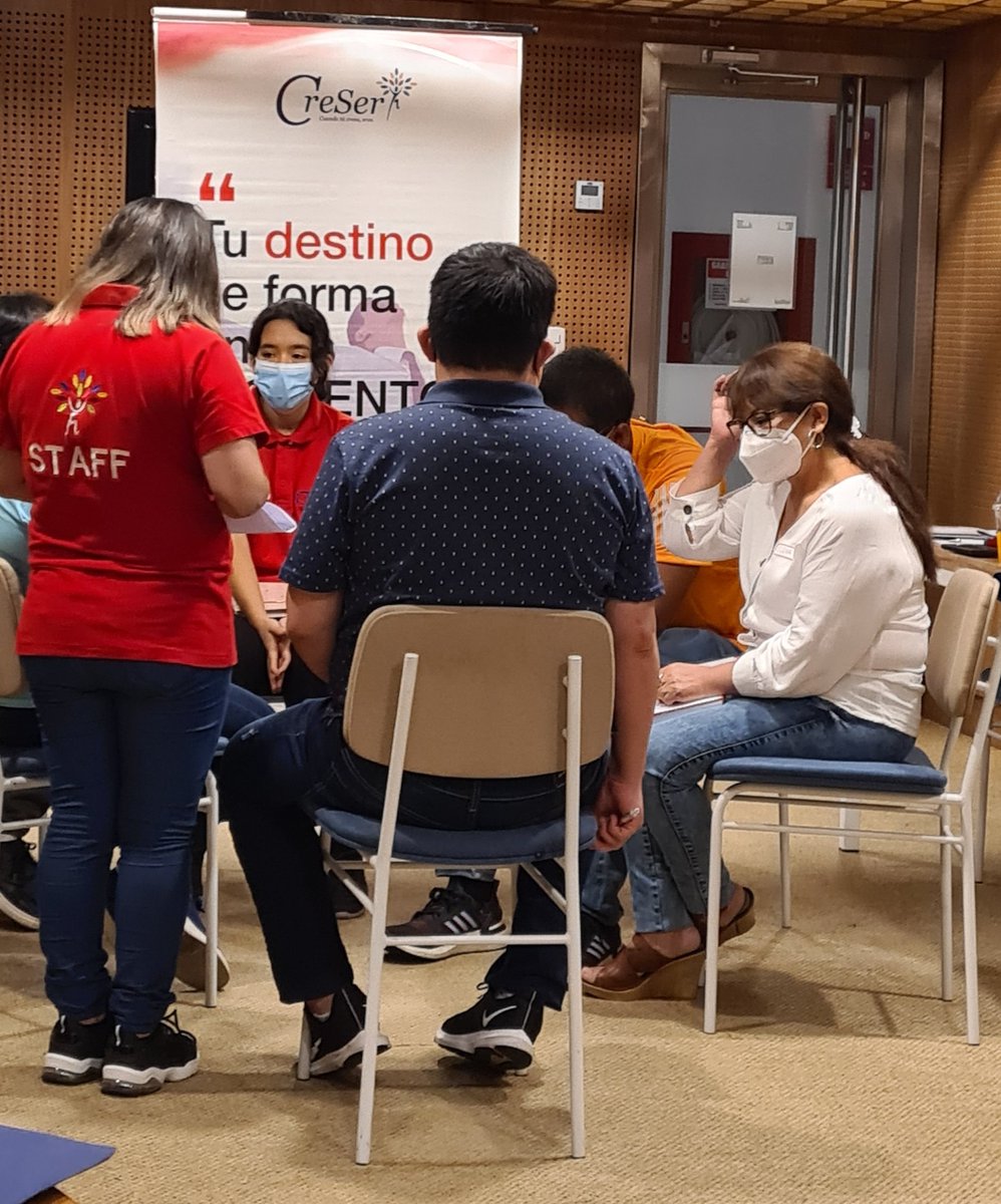 consumer_truth's tweet image. Empezamos la sesión de coaching con @MiriMorote y su equipo de #CreSer. Fue una sesión muy emotiva e inspiradora. Pudimos entender cuál era nuestra zona de confort, nuestra zona de miedo y nuestra zona de crecimiento. La introspección emergía en el equipo insighter #InsightLAB 👌