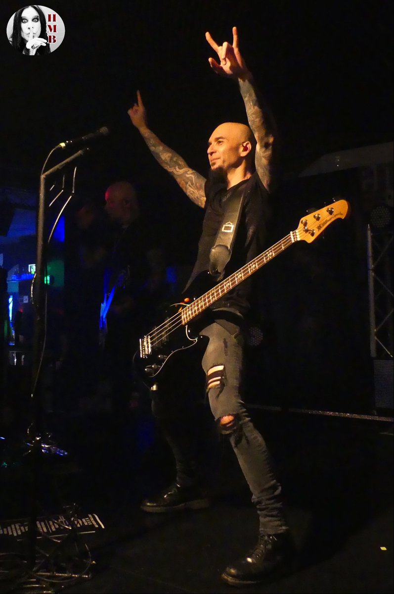 HMetalBrigade's tweet photo. Muy pronto crónica y vídeo del arrollador paso por la ovetense Sala Sir Laurens de @SoberRock, @Contrabanda_13 y @BonVivantRock. 
@DromedarioRock @FranelrockProd https://t.co/w6Kle2qKfA