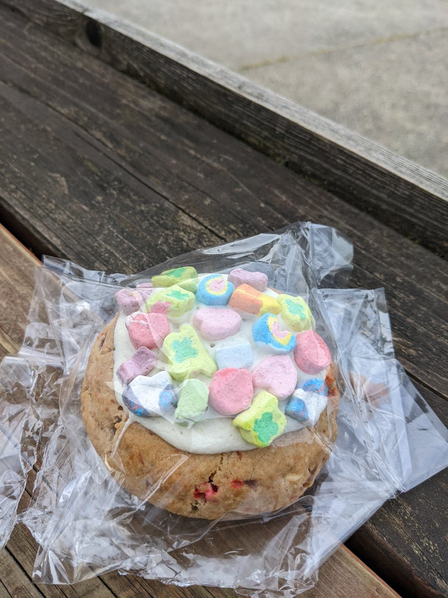Fin_Not_Fawn's tweet photo. Local Seattle cookies gonna make me dig into @cerealouslynet back catalog https://t.co/G4CoBOutrD