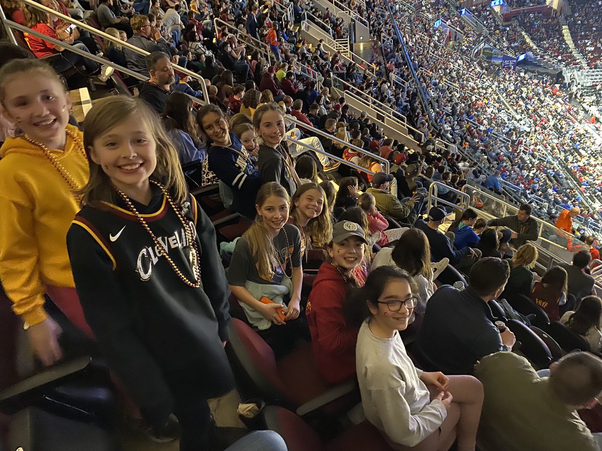 15Myers's tweet photo. @cavs #LetEmKnow https://t.co/C4XVOoXT30