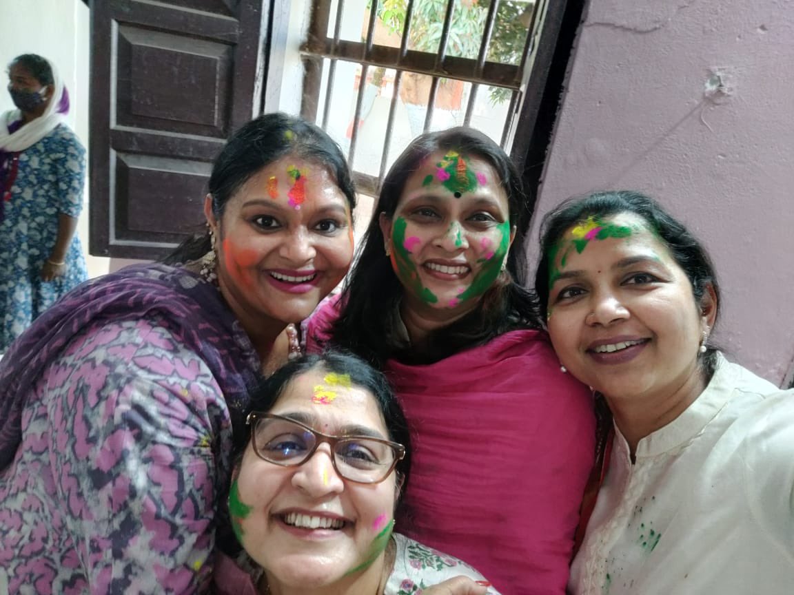 CSSunitaM's tweet photo. Colours of joy n spreading happiness, spending time with shunned people of society taught that we all r human beings with own stories , emotions , dreams n aspirations ..a great learning today at Chowdhar n jharpada female inmates…HAPPY HOLI ♥️ @dharitri @Rashmisarita https://t.co/LuYIUfXBuO