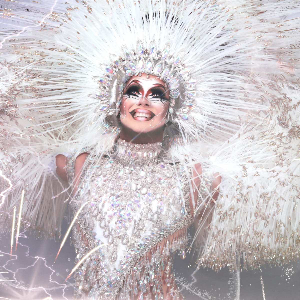 DragVulcano's tweet photo. ¡POR FIN, CARIÑO! 🎉😭
•
Después de 10 años, mi sueño hoy se hace realidad. Gracias, gracias y mil gracias!!!!
·
@lpacarnaval
#DragQueen2022 #DragQueenLPGC #LasPalmasDeGranCanaria #LPGC #Carnaval #DragVulcano #PorFin #MiSueño #LaVulcanoCariño #DragRaceES #TeamVulcano https://t.co/pVQPciAkm9