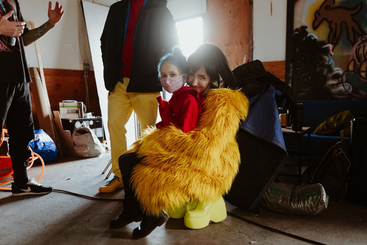 lights's tweet photo. Thanks to all who helped bring my vision &amp; the clinic to life in the In My Head video. it’s vids like this that I hope make it dope to be a lights fan. This mfkin thang is jammed w easter eggs. Can’t wait to run this on the road. Can’t promise I’ll do this many outfit changes tho https://t.co/7nzRvq7CSz