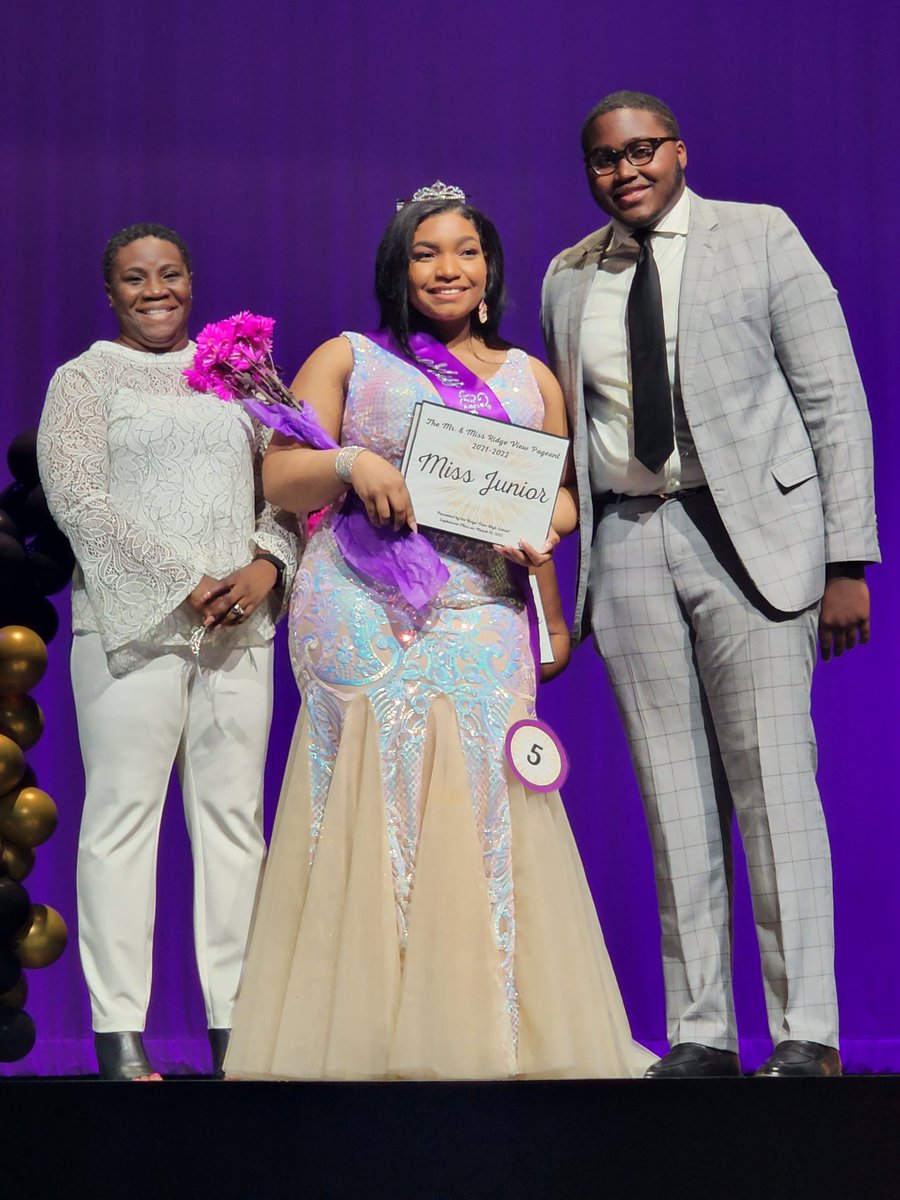 rvhs's tweet photo. Introducing @rvhs 2022 Miss Junior...Courtney Wright #CelestialSun @RichlandTwo @DrFoxworth @RidgeView_StuCo https://t.co/AWu7U7xzXa