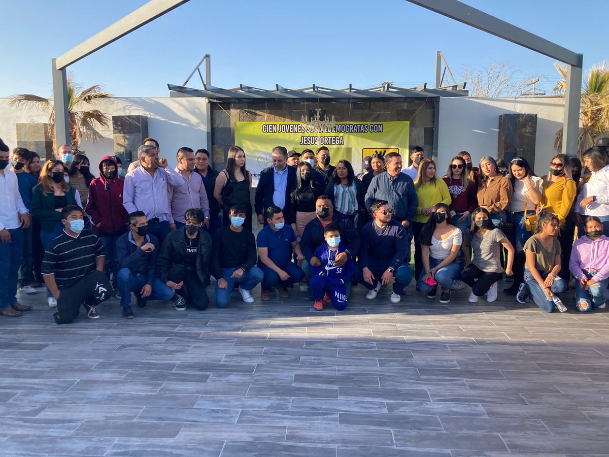 jesusortegam's tweet photo. Reunión con dirigentes y jóvenes en #CiudadJuarez en #Chihuahua
#mariposasamarillas
#PRDMexico
@PRDMexico @PRDchihuahuaest https://t.co/WQk9ze0Yry