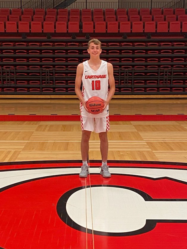 MasonMiller2410's tweet photo. Committed!! @Carthage_MBB @SDjurickovic21 @CoachEmmer @BlueDevilBBB @coachtway @WisHoopsSelect1
Grateful for the opportunity and future!!🟥⬜️🏀🔥#gofirebirds https://t.co/B2EWBcOzBD