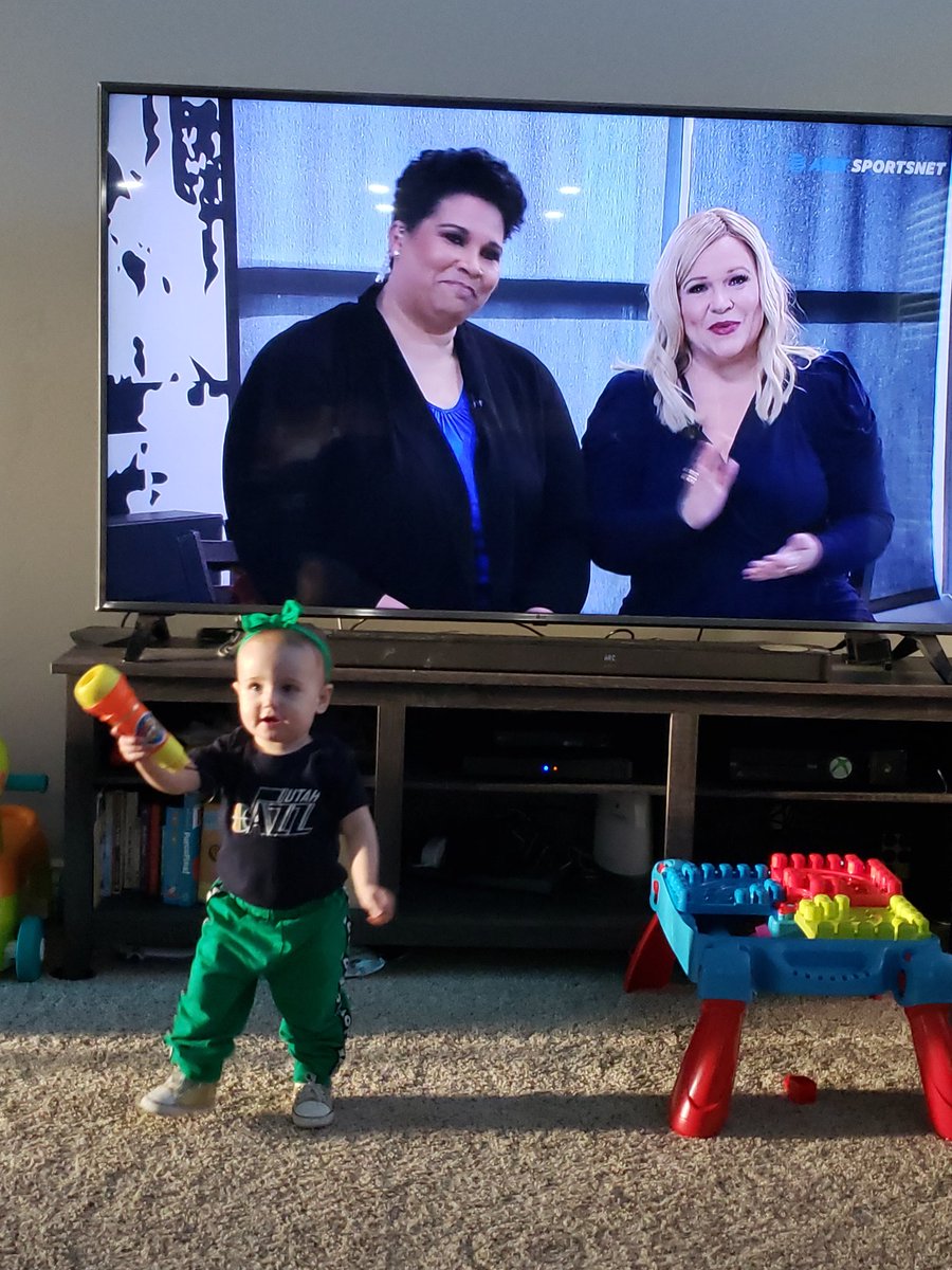 danielle__flack's tweet photo. She's ready to join this all female @utahjazz broadcast @sportsiren #TakeNote #LESOlsenIT https://t.co/pR1kCdSy3l