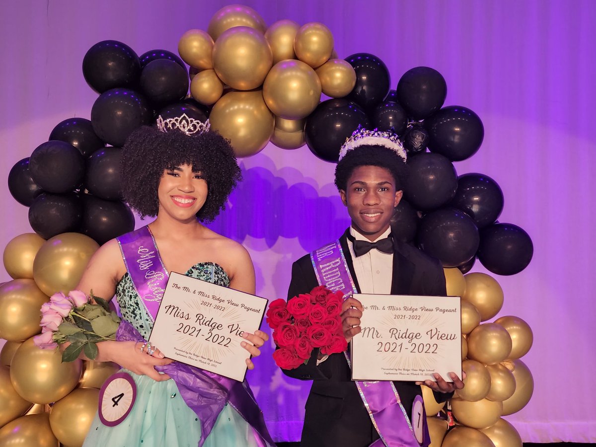 rvhs's tweet photo. And now for the #CelestialSun 2022 Miss Ridge View Hayden Pendergrass &amp; Isis Trapp. @RichlandTwo @DrFoxworth @RidgeView_StuCo https://t.co/v3Jy3fgZZH