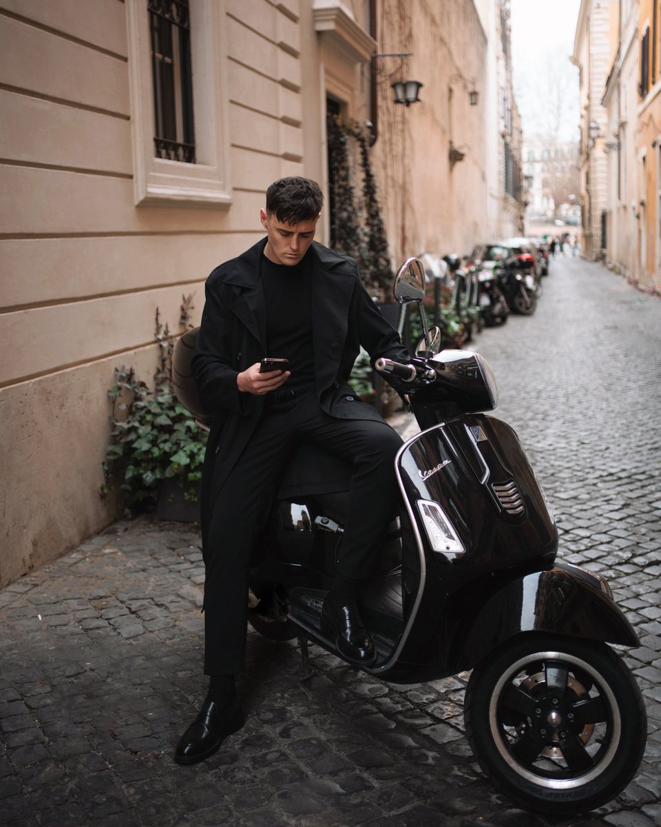 LOShaughnessy's tweet photo. Ciao Roma 🇮🇹🛵 #NewHome #Rome https://t.co/LmLWUAFkYO