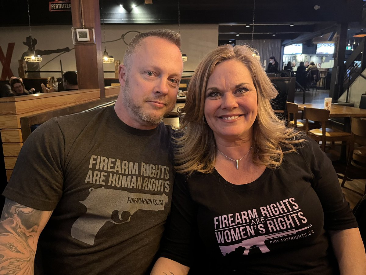 TWilsonOttawa's tweet photo. Gun people are the very best people there are … ❤️🇨🇦 #PostShowDinner https://t.co/x98Dy9n81Q