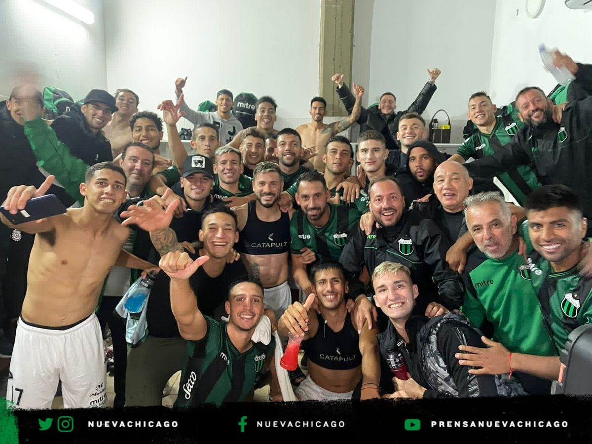 NuevaChicago's tweet photo. 💚🖤 La semana perfecta.

¡LOS 3 PUNTOS SE VAN A MATADEROS! 

#ChicagoCrece 🐂 https://t.co/GKlMoee3Yg