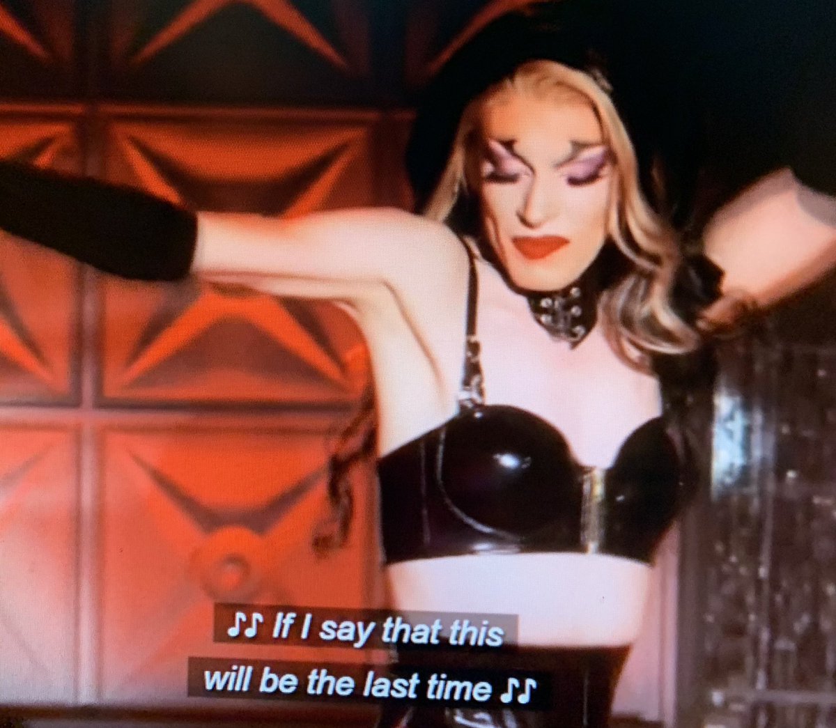 janlovebot's tweet photo. She’s hot, she can dance, she’s funny, she’s clever,,, the lesbian community RISES.
#DragRace https://t.co/mfAckAWP1G