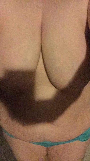 It&rsquo;s Friday night! What&rsquo;s everyone doing? #bbw https://t.co/QfXL7mbbWX<a href="/tag/bbw"class="tags">#bbw</a>