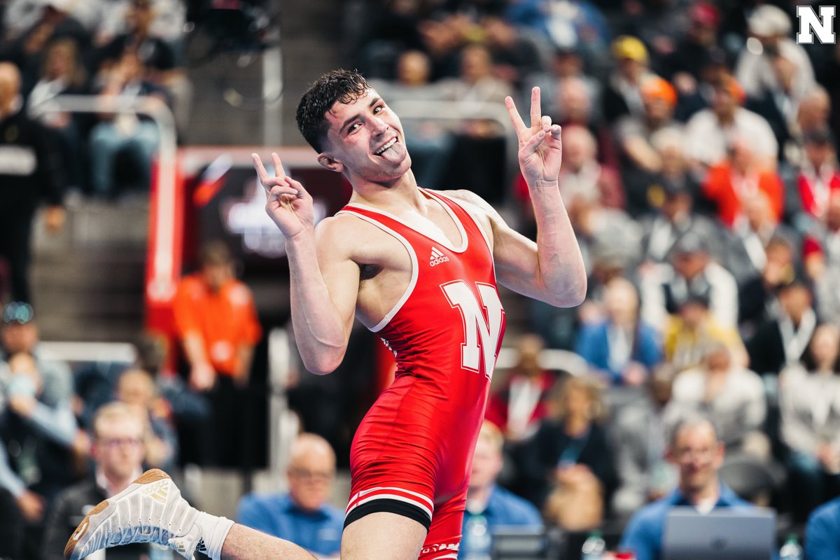 HuskerWrestling's tweet photo. ✌️❤️✌️ https://t.co/HwjbdYDkdc
