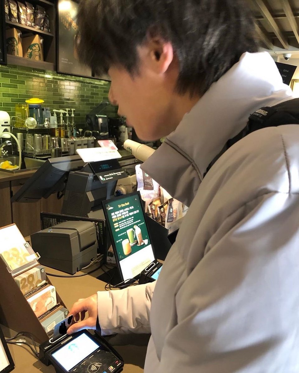 너랑 토모토모찍고싶다
 ㄴ 인이 한국인이에요