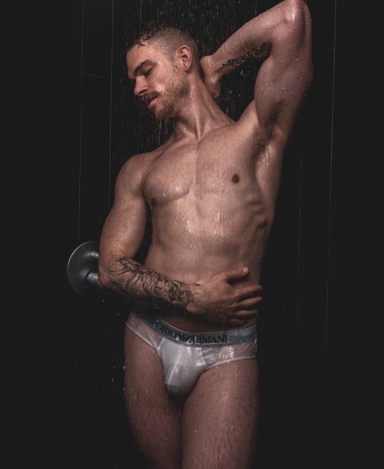 Squeaky Clean ? @ChanceCooperxxx by ? @PaulJamnicky 
https://t.co/GiK6hulLCm
.
@hotfitmenonly @HotDudesNude