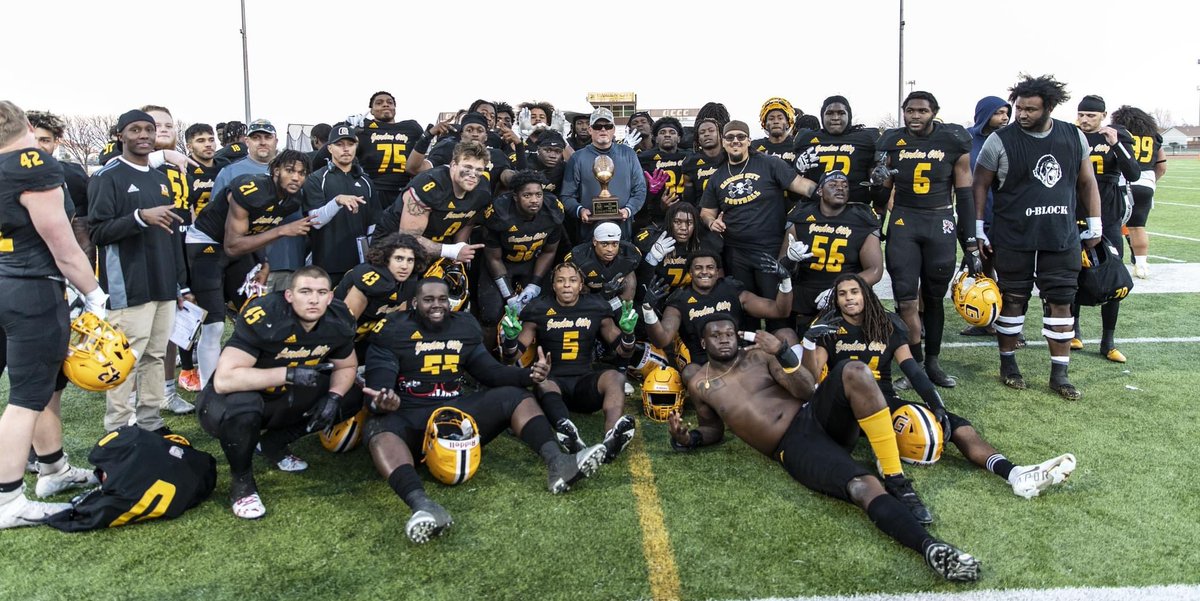 CoachOrtizOL's tweet photo. If you want to prove you’re as good as you say you are there’s no better place to do it than @GCCC_FOOTBALL in the toughest JUCO conference in the country, the @KJCCCmedia! Come be GREAT! #GCityOverEverybody 🦍😤 https://t.co/IGbaE18UqI