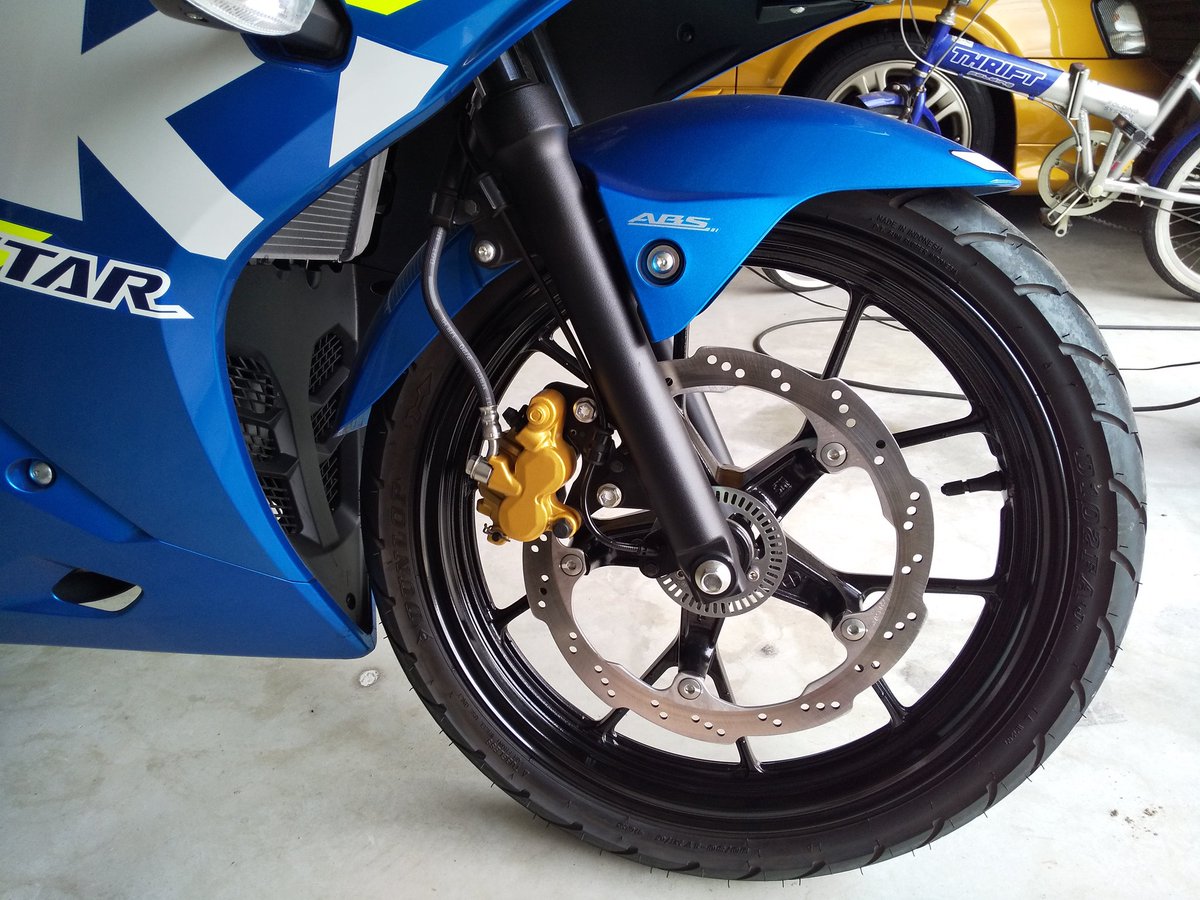 bw6s42mc's tweet photo. ベタなドレスアップだけど、
やってみるとイケとる
#GSX_R
#SUZUKI https://t.co/QJLf9BNnrW