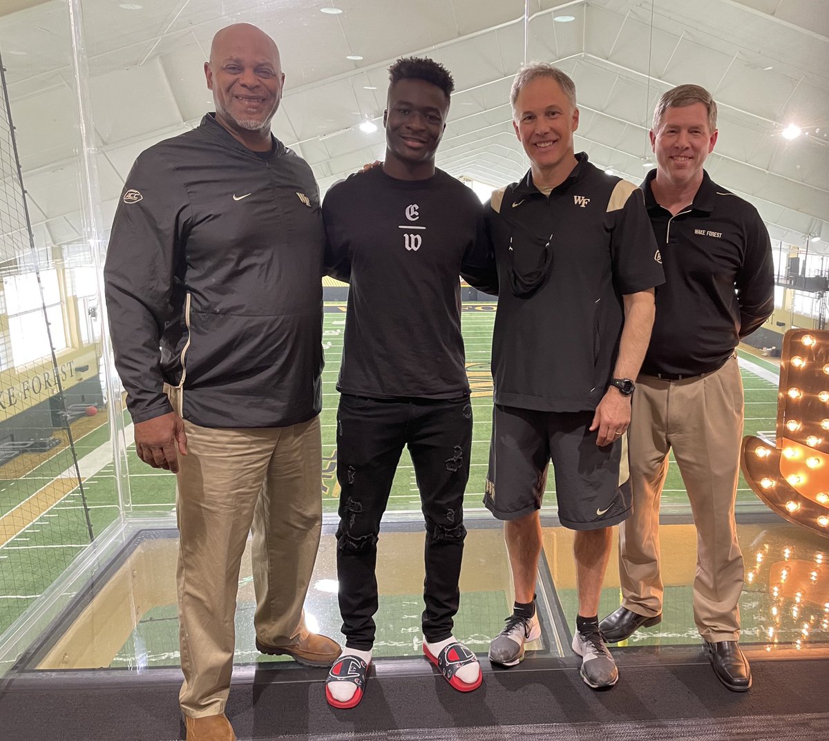 DavidsonGideon's tweet photo. Thank you to @CoachClawson and his Wake Forest FB staff for such an amazing experience today. I am totally excited about being offered by RB Coach Hunter. @johnlhunter1 @WayneLineburg @RivalsFriedman @BrianDohn247 @western_va @ChadSimmons_ @AlPopsFootball @WakeFB @DeacsWFU https://t.co/K9LRirWc7N