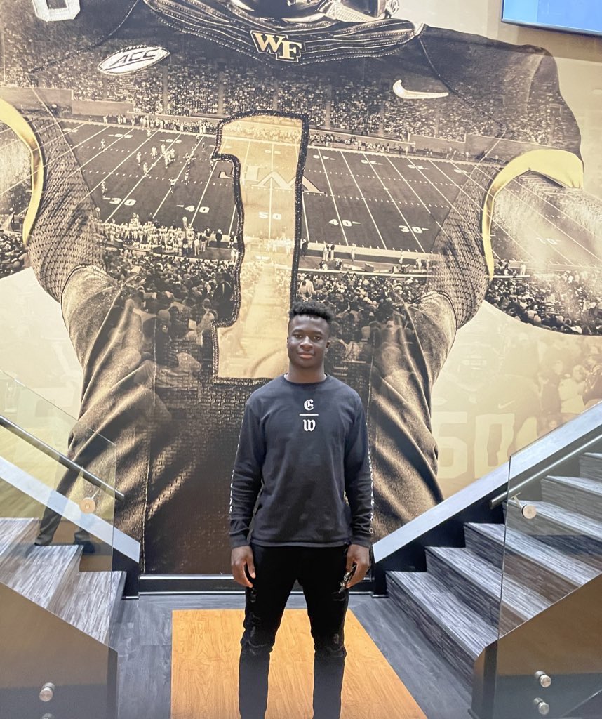 DavidsonGideon's tweet photo. Thank you to @CoachClawson and his Wake Forest FB staff for such an amazing experience today. I am totally excited about being offered by RB Coach Hunter. @johnlhunter1 @WayneLineburg @RivalsFriedman @BrianDohn247 @western_va @ChadSimmons_ @AlPopsFootball @WakeFB @DeacsWFU https://t.co/K9LRirWc7N