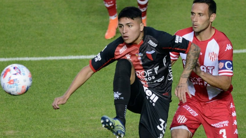 ¿QUIEN SERÁ EL DUEÑO DEL CLÁSICO SANTAFESINO?

fichajegoleador.blogspot.com/2022/03/quien-…

✍🏼<a href="/DarioEscalona/">Dario Escalona</a>
⌨️ <a href="/gonzalosilva_/">Gonzalo Silva</a>