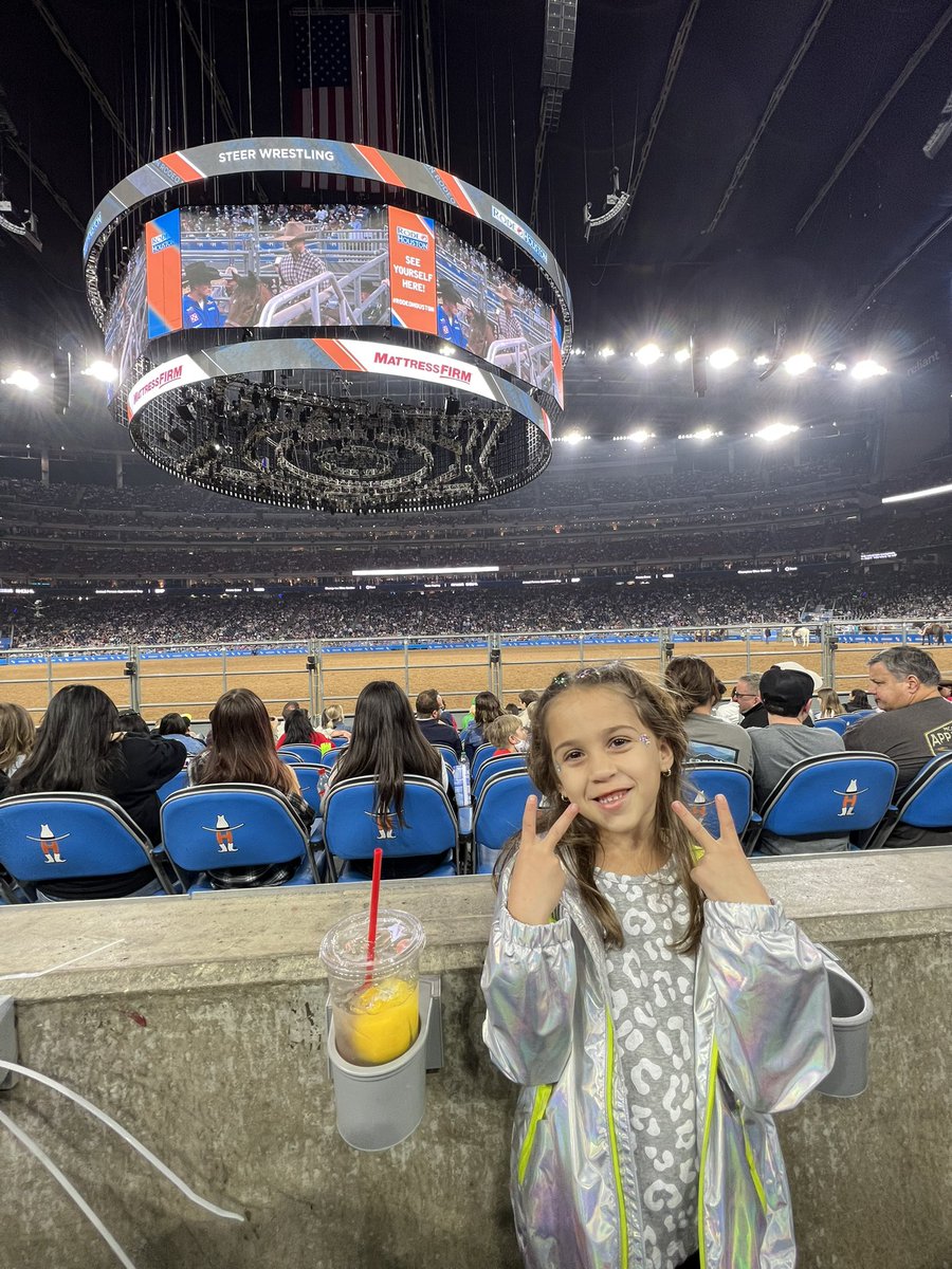 NeniReed95's tweet photo. #rodeohouston https://t.co/umfTeeT8l1